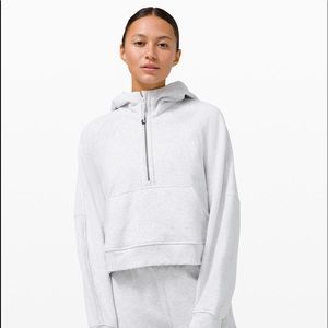 NWOT lululemon scuba half zip jacket in a M/L